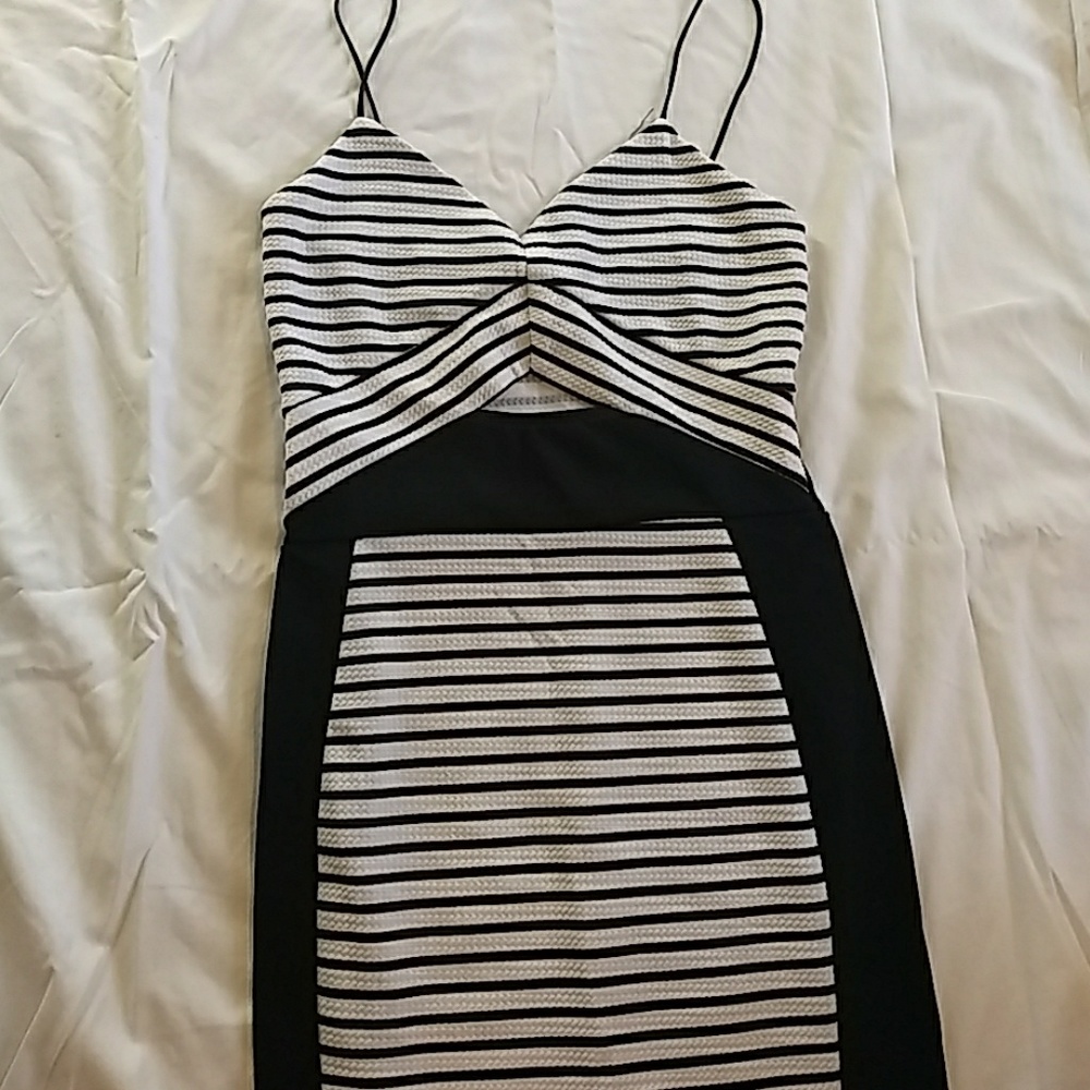 Dress - Picture 2 of 3